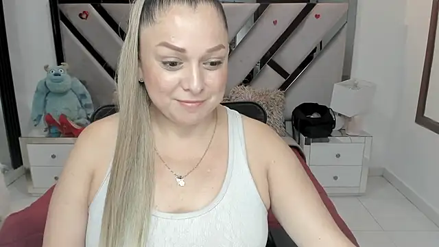 Snapshot of natalia5560 chatting on October 30, 2:18 pm natalia5560 online show from October 30, 2:18 pm