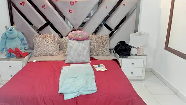 Snapshot of natalia5560 chatting on October 26, 1:28 pm natalia5560 online show from October 26, 1:28 pm