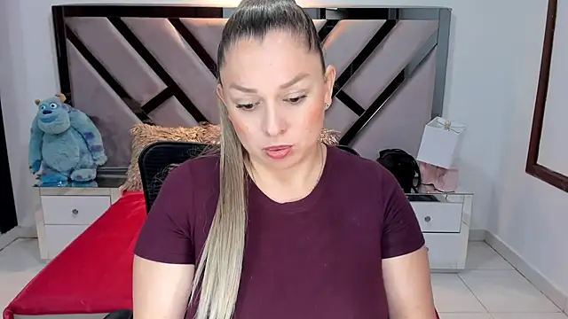 Snapshot of natalia5560 chatting on September 16, 12:57 pm natalia5560 online show from September 16, 12:57 pm