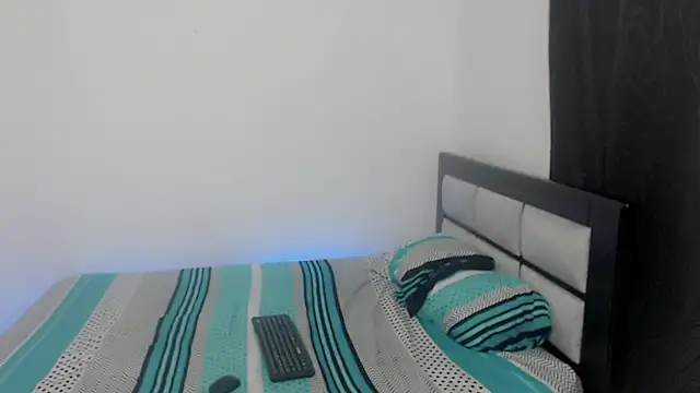 heueujej online show from October 19, 6:26 am