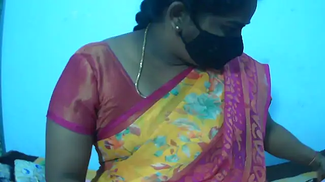 Snapshot of telugu_indhu_0001 chatting on October 2, 10:09 am telugu indhu 0001 online show from October 2, 10:09 am