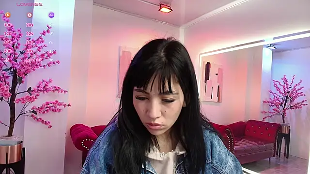 Leia queens online show from September 16, 11:29 am