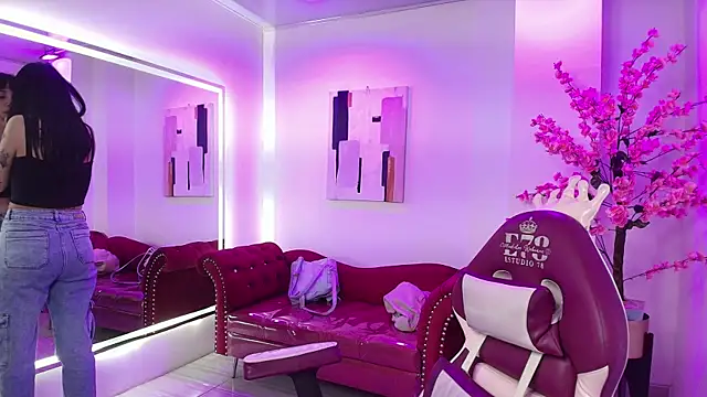 Snapshot of Leia_queens chatting on September 29, 11:48 am Leia queens online show from September 29, 11:48 am