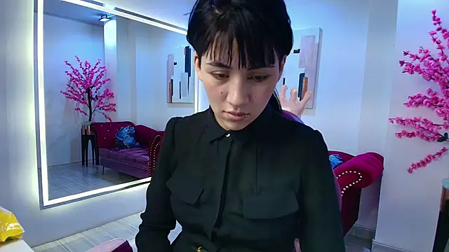 Snapshot of Leia_queens chatting on October 9, 5:06 pm Leia queens online show from October 9, 5:06 pm