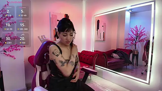 Leia queens online show from September 15, 11:18 am