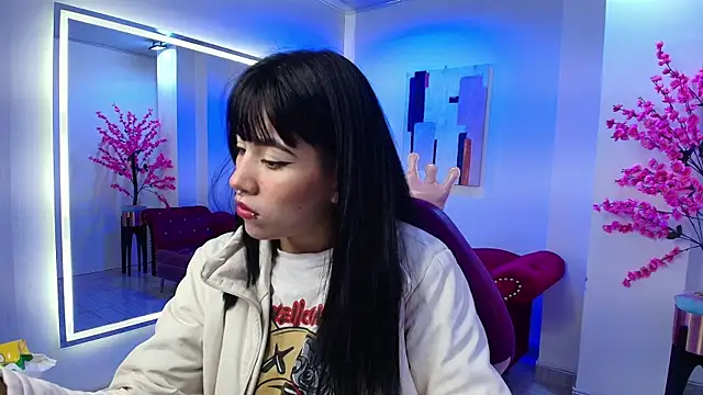 Snapshot of Leia_queens chatting on October 17, 12:52 pm Leia queens online show from October 17, 12:52 pm