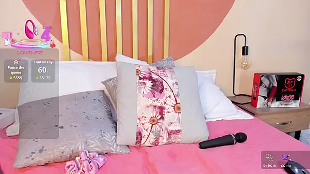 Snapshot of Nicole_Angels_ chatting on October 9, 7:51 pm Nicole Angels  online show from October 9, 7:51 pm