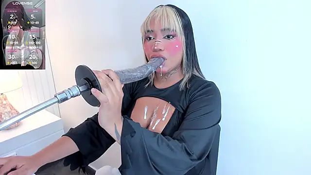 Snapshot of Leticia_lynn chatting on October 22, 8:14 pm Leticia lynn online show from October 22, 8:14 pm