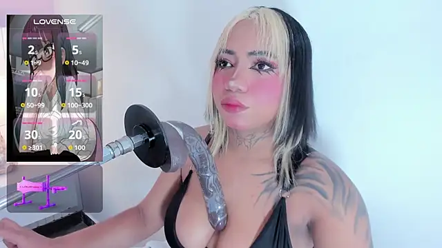 Snapshot of Leticia_lynn chatting on October 18, 8:21 pm Leticia lynn online show from October 18, 8:21 pm