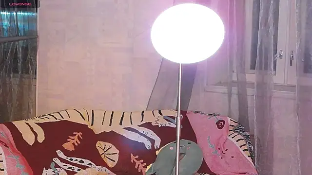 eva varnerr online show from December 21, 2:38 am