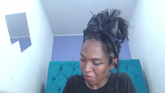 Snapshot of avaleri_cherry chatting on October 13, 4:37 am avaleri cherry online show from October 13, 4:37 am