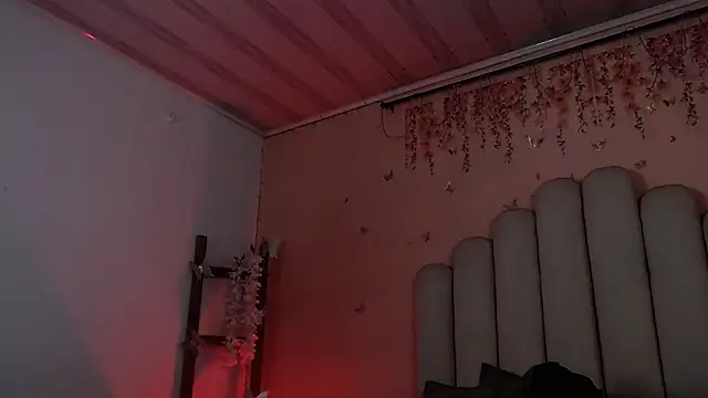 Snapshot of Sweetlu_gh chatting on October 27, 7:19 pm Sweetlu gh online show from October 27, 7:19 pm