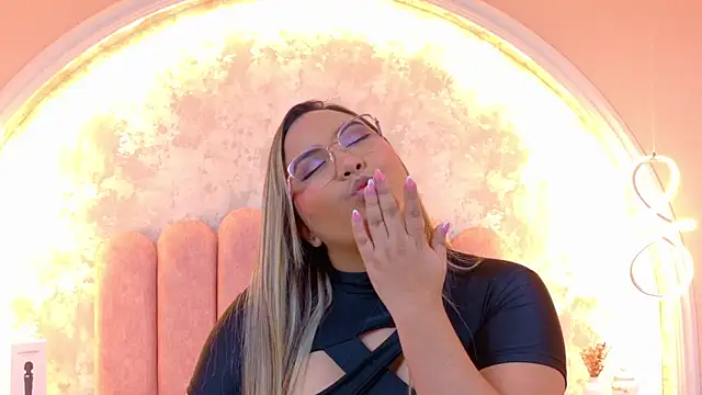 MiaLaurents online show from March 4, 3:13 am