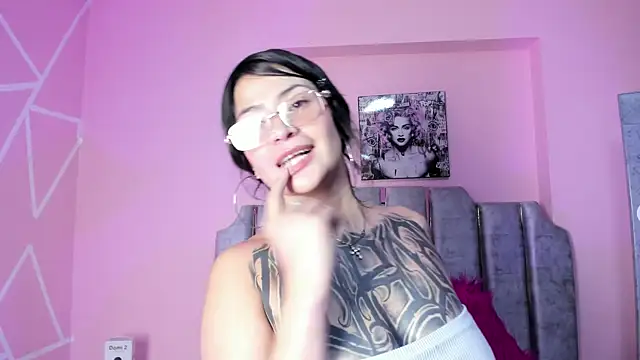 paris noa online show from September 18, 7:45 pm