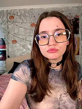 Snapshot of Sabrina_shells chatting on October 30, 10:49 am Sabrina shells online show from October 30, 10:49 am