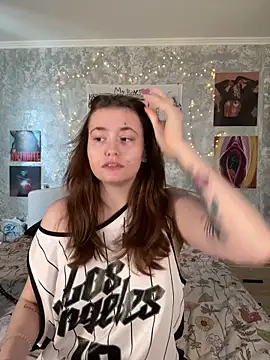 Snapshot of Sabrina_shells chatting on October 8, 10:19 am Sabrina shells online show from October 8, 10:19 am