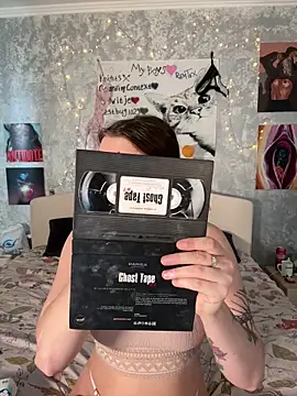 Snapshot of Sabrina_shells chatting on October 9, 10:30 am Sabrina shells online show from October 9, 10:30 am