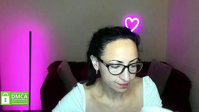 Snapshot of Arianasweety23 chatting on October 29, 6:43 pm Arianasweety23 online show from October 29, 6:43 pm