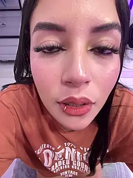 Snapshot of MikeAndJessy chatting on September 21, 2:54 am MikeAndJessy online show from September 21, 2:54 am