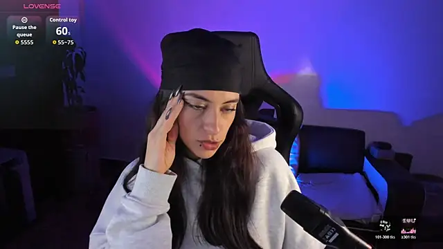 nala-saphir online show from December 18, 8:08 am