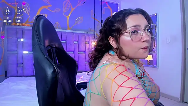 LunaPleasure online show from November 4, 6:07 am