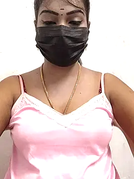 Snapshot of meena_27 chatting on October 20, 6:00 pm meena 27 online show from October 20, 6:00 pm