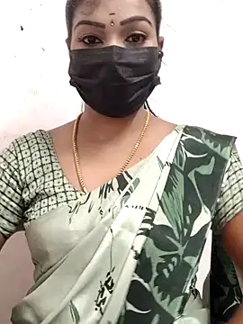 Snapshot of meena_27 chatting on October 13, 5:21 am meena 27 online show from October 13, 5:21 am