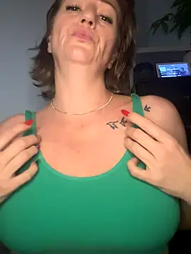 Snapshot of AlessasRoom chatting on October 2, 7:57 am AlessasRoom online show from October 2, 7:57 am