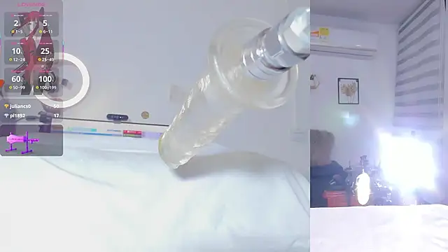 Snapshot of Maria_Jones_ chatting on October 28, 1:55 am Maria Jones online show from October 28, 1:55 am