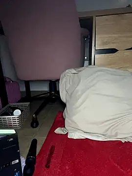 Snapshot of Ninabrunette18 chatting on November 2, 2:48 am Ninabrunette18 online show from November 2, 2:48 am