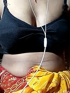 Snapshot of Aadhya_Bahri chatting on September 12, 11:56 pm Aadhya Bahri online show from September 12, 11:56 pm
