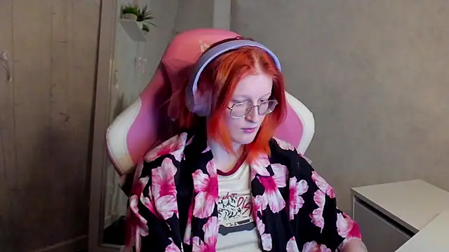 ElizabethHarpper online show from February 5, 9:56 am