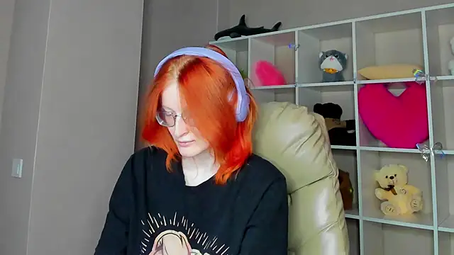 ElizabethHarpper online show from February 9, 9:22 am