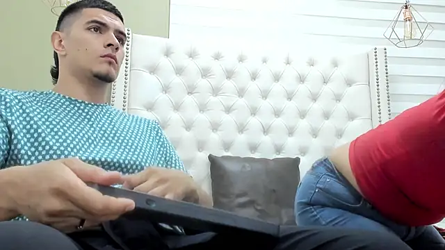 DAVID VICTORIAA online show from September 25, 1:10 pm