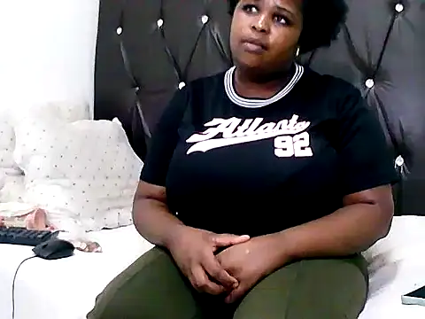 Snapshot of SexyLadyBoosxx chatting on October 12, 12:07 pm SexyLadyBoosxx online show from October 12, 12:07 pm