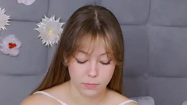 Snapshot of TheEmma chatting on September 20, 7:39 am TheEmma online show from September 20, 7:39 am