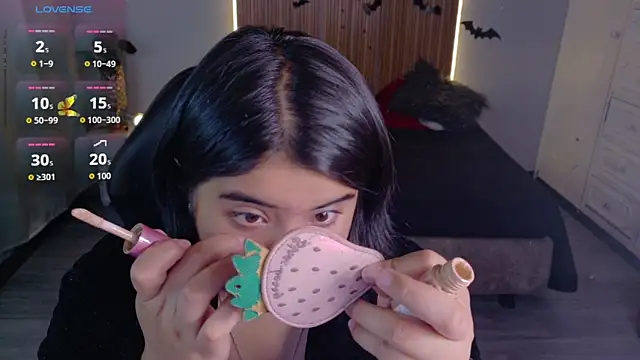 Snapshot of michell_petty01 chatting on October 21, 3:27 pm michell petty01 online show from October 21, 3:27 pm