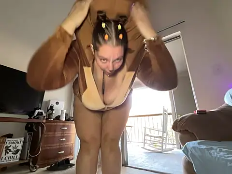 Thickarella420 online show from October 31, 9:30 pm