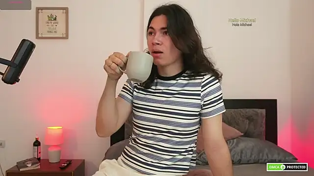 cute erelis  online show from April 25, 2:58 am