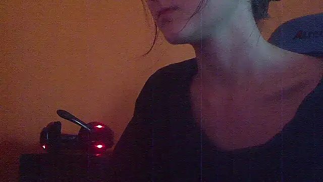 Analitayoung online show from April 27, 2:25 pm