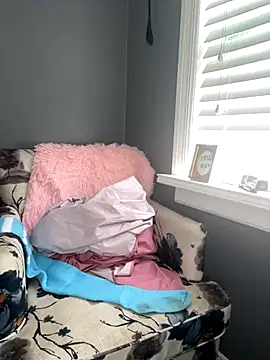 thigh hi online show from September 29, 4:01 pm