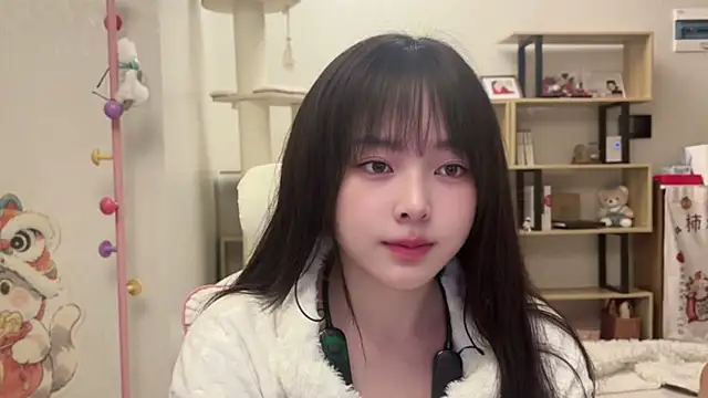 Chenjing0 online show from February 10, 12:30 pm