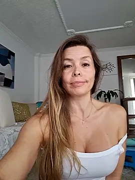 Snapshot of karina_warthon chatting on October 20, 6:33 pm karina warthon online show from October 20, 6:33 pm