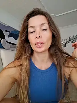 Snapshot of karina_warthon chatting on October 13, 5:59 pm karina warthon online show from October 13, 5:59 pm