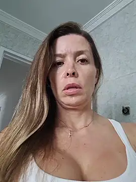 Snapshot of karina_warthon chatting on October 30, 5:58 pm karina warthon online show from October 30, 5:58 pm