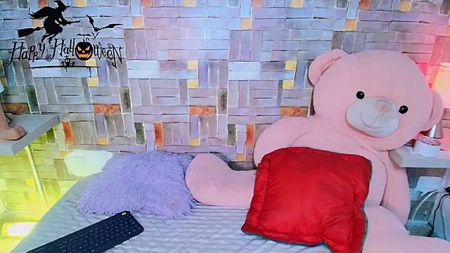 Snapshot of katy_handerson chatting on October 31, 9:08 pm katy handerson online show from October 31, 9:08 pm