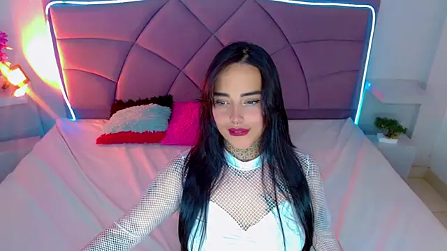 Carolaine01 online show from October 5, 8:25 pm