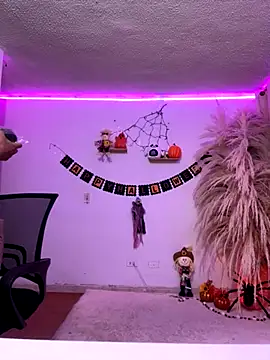 Snapshot of ariadna_cooper chatting on October 23, 4:51 am ariadna cooper online show from October 23, 4:51 am