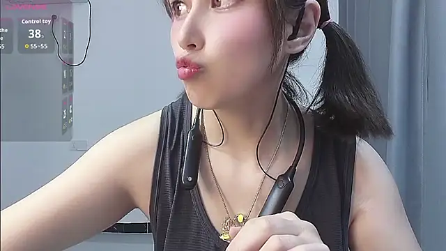 Snapshot of Lucky-xiuxiu chatting on September 29, 1:05 pm Lucky-xiuxiu online show from September 29, 1:05 pm