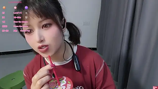 Snapshot of Lucky-xiuxiu chatting on October 1, 3:17 pm Lucky-xiuxiu online show from October 1, 3:17 pm